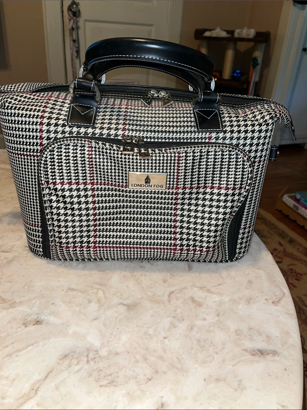 London Fog Houndstooth Toiletry Bag/Tran Case/Carry-On